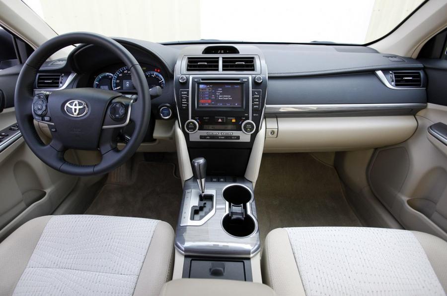  Toyota Camry Hybrid 2012 года  (фото 24 из 71)